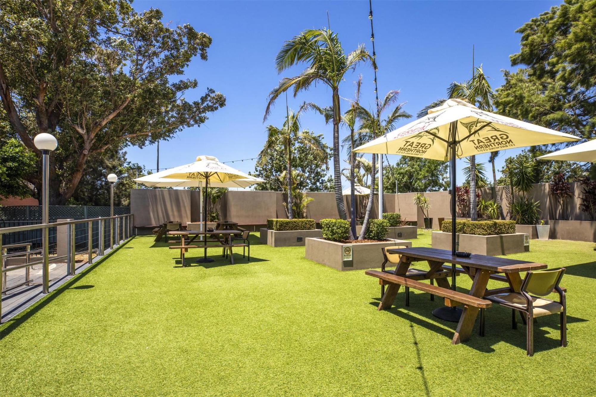 Nightcap At The Charles Hotel Wollongong Exterior foto